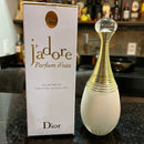 14 - 5 PERFUMES + REGALO (Ariana Grande - J'adore - Good Girl - Scandal - Yara Lattafa + Perfumero regarcable)