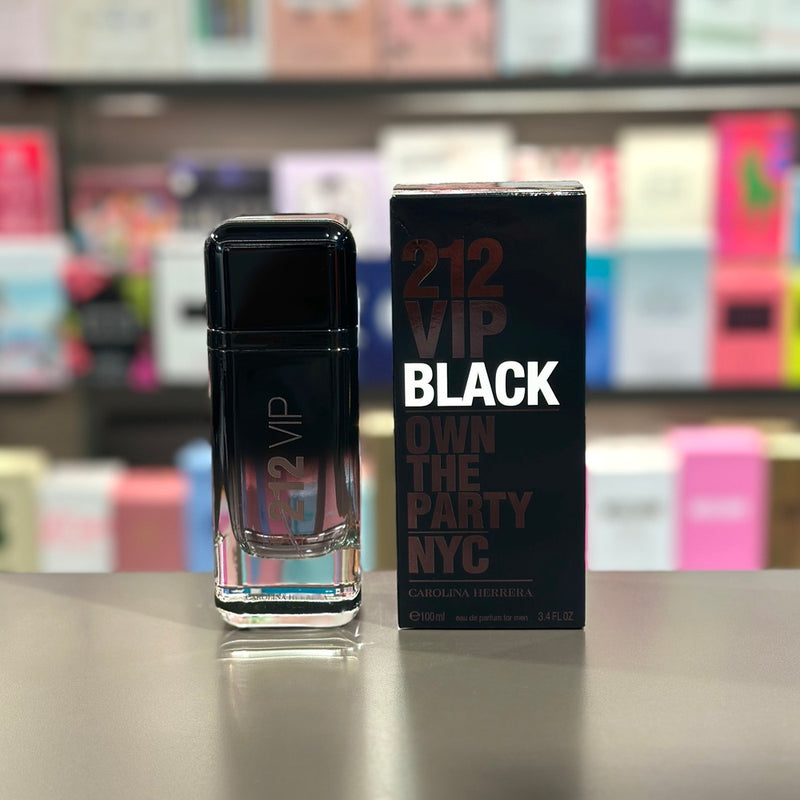 09 - 4 PERFUMES + 1 REGALO (Scandal+one million+vip black+bvulgari + perfumero)