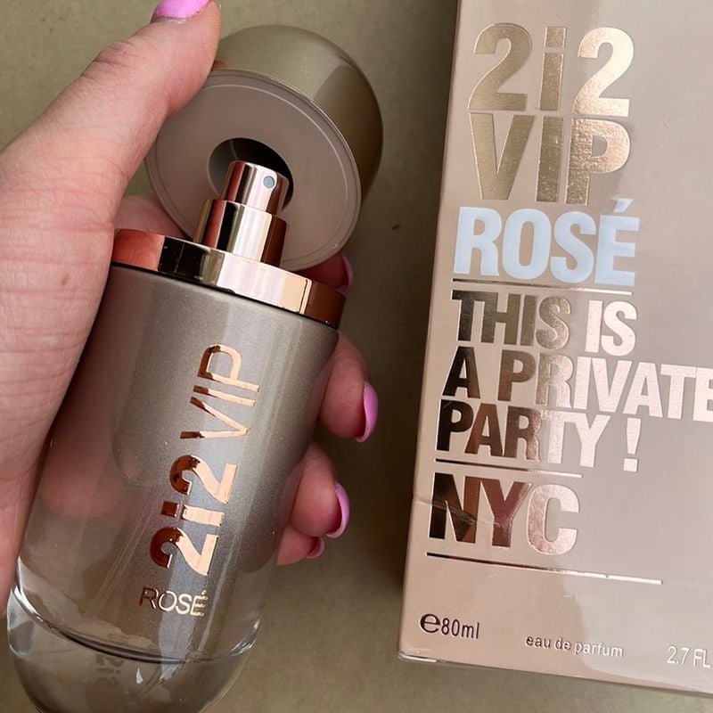 17 - 4 PERFUMES + 1 REGALOS (Good girl + 212 Vip Rose +Olympea + Jadore + perfumero)
