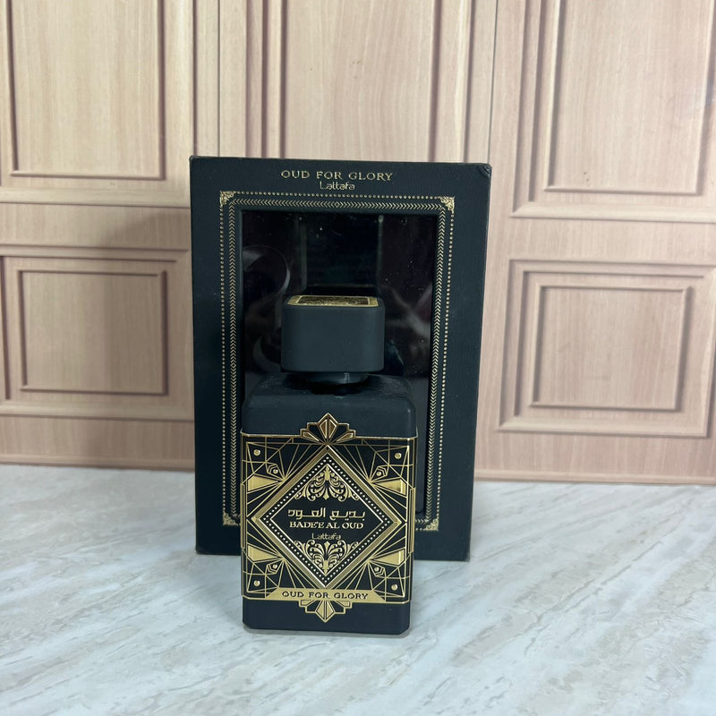 07 - KIT 4 PERFUMES + REGALO ( Lattafa Oud For Glory, Lattafa Asad, Al Haramain, Ombre Nomade)