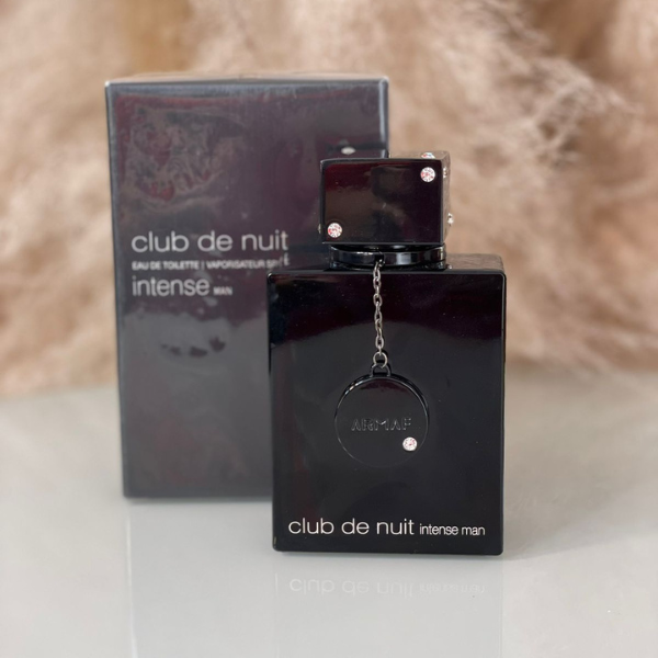 05 KIT 4 PERFUMES + 1 REGALO (Club de nuit+oud saffron+asad+bharara + perfumero)